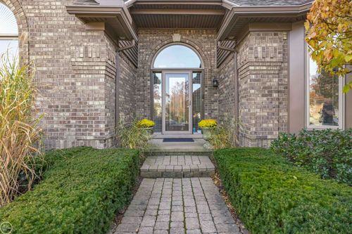 21220 Briar Rose Dr, Macomb, MI, 48044-2269 | Card Image