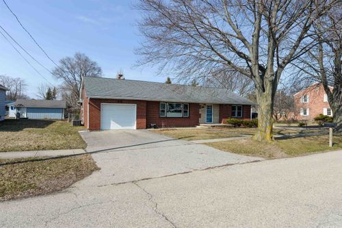 603 E Bay St, East Tawas, MI, 48730-1548 | Card Image