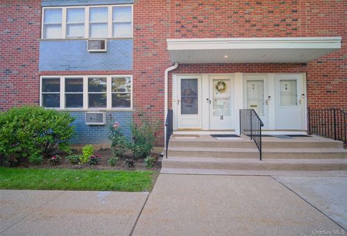 9-9 Farber Drive, West Babylon, NY, 11704 | Card Image