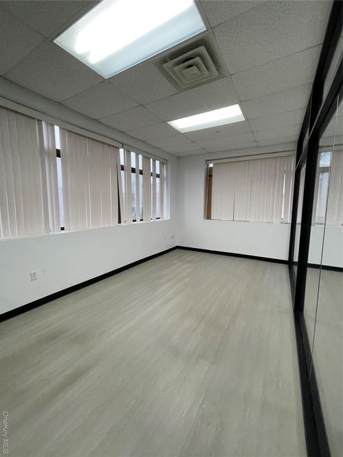 4-3338 Farrington Street, New York, NY, 11354 | Card Image