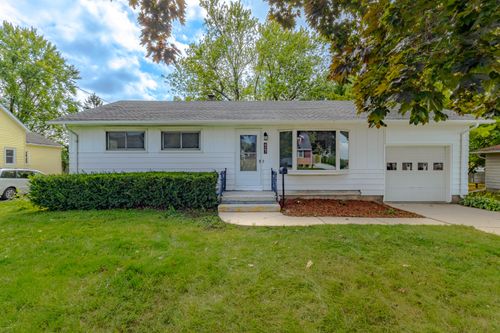 427 Pine St, Hartford, WI, 53027-1029 | Card Image