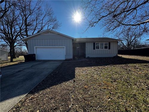 806 E Market Street, Warrensburg, MO, 64093 | Card Image