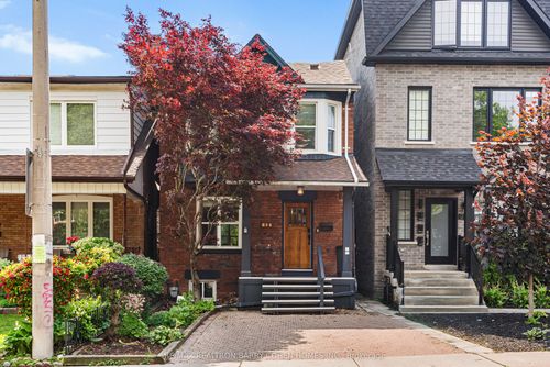 214 Glenholme Ave, York, ON, M6E3C4 | Card Image