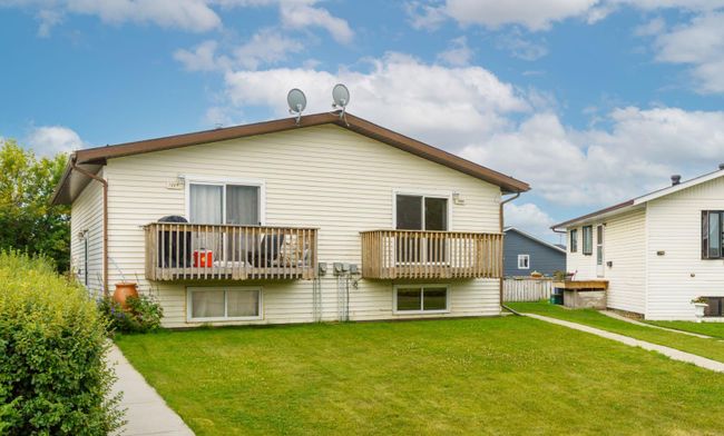 2005 &amp; 2007 25 Avenue, Home with 3 bedrooms, 1 bathrooms and 4 parking in Bowden AB | Image 21