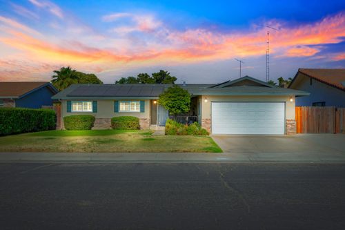 1641 Jerry Ave, Escalon, CA, 95320-2108 | Card Image