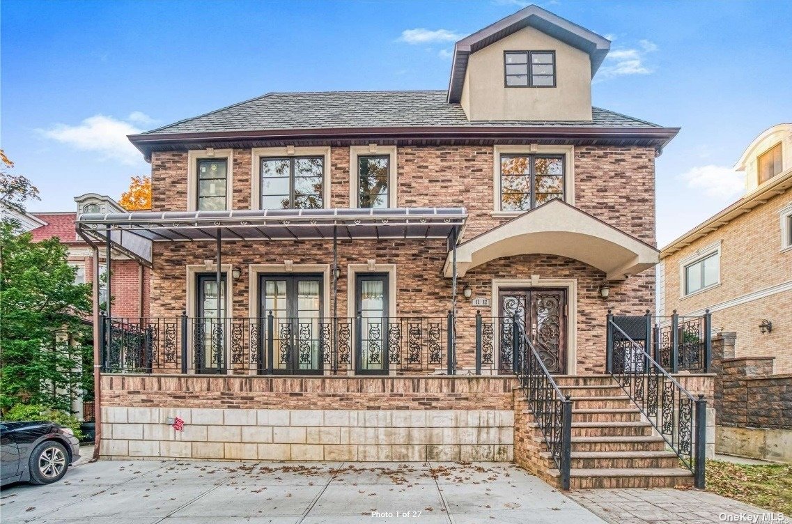 11912 83rd Avenue, For Sale in Kew Gardens Zoocasa