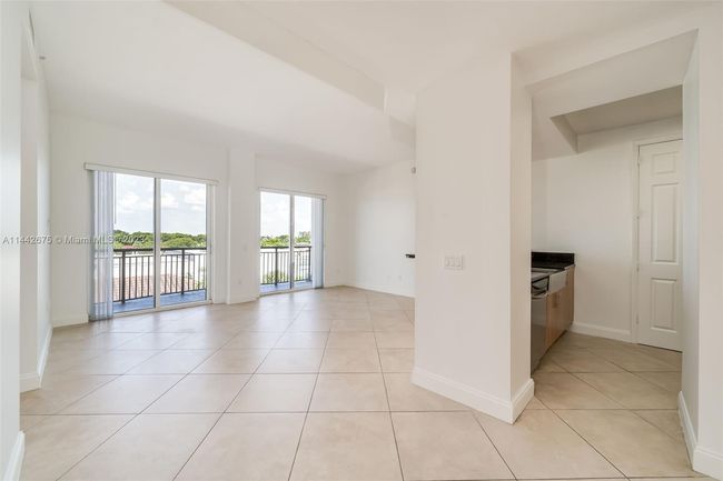 APT-305 - 2633 Ne 14 Th Ave, Condo with 2 bedrooms, 2 bathrooms and null parking in Wilton Manors FL | Image 33