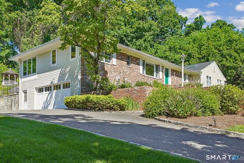 3 Mary Joy Ln, Stamford, CT, 06903-3418 | Card Image
