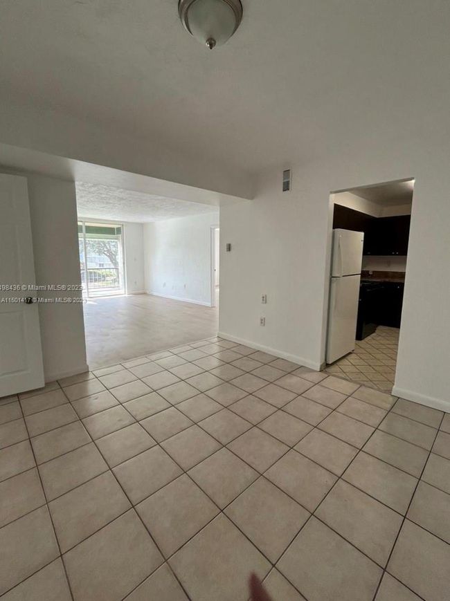 APT-214 - 7300 Nw 17 Th St, Condo with 2 bedrooms, 2 bathrooms and null parking in Plantation FL | Image 4