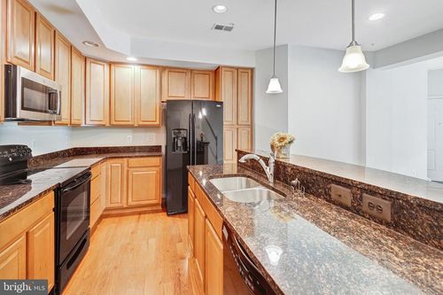 102-15072 Leicestershire St, WOODBRIDGE, VA, 22191-6569 | Card Image