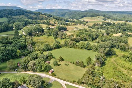 219 Claude Smith Ln, Alpine, TN, 38543 | Card Image