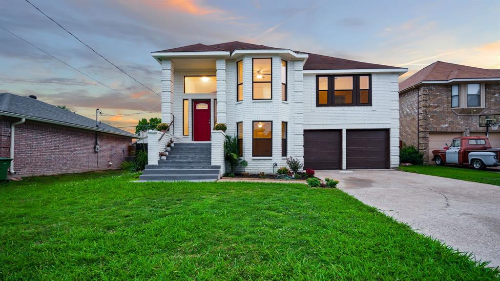 Galaxy Dr, Arlington, TX 76001