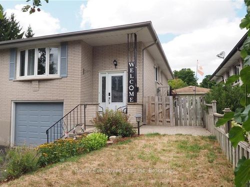 304 Westwood Dr, Kitchener, ON, N2M2L4 | Card Image
