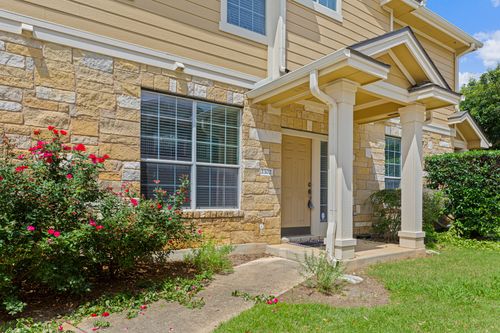 1302-16100 S Great Oaks Dr, Round Rock, TX, 78681-5716 | Card Image