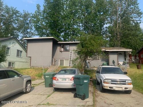 1011 Friendly Ln, Anchorage, AK, 99504-2018 | Card Image