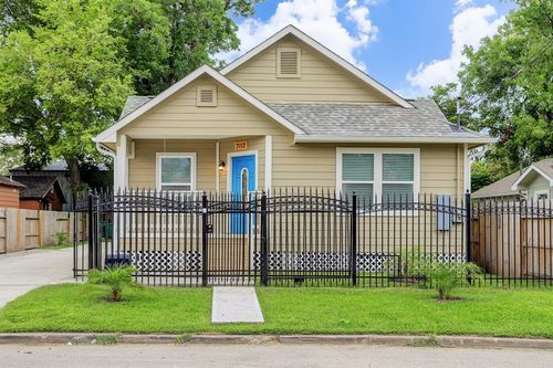 7112 Avenue L, Houston, TX, 77011-2760 | Card Image