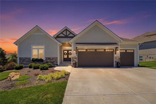 11584 Roundtree St, Olathe, KS, 66061-2956 | Card Image