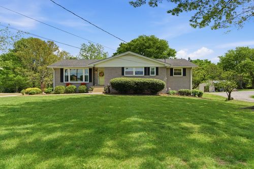 141 Maple Dr, Hendersonville, TN, 37075-3871 | Card Image