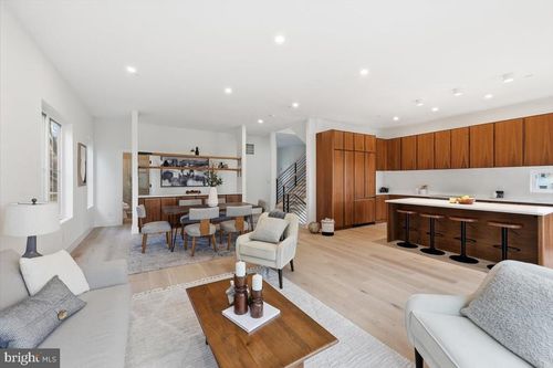 1237 Franklin St Ne, WASHINGTON, DC, 20017-2422 | Card Image