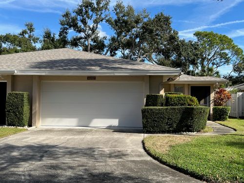 35-4207 Bowling Green Cir, Sarasota, FL, 34233-3838 | Card Image
