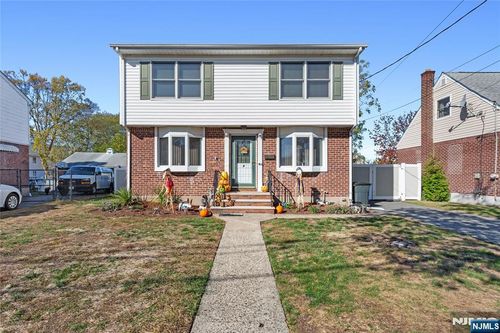 4 Crescent Rd, Wallington, NJ, 07057-1617 | Card Image