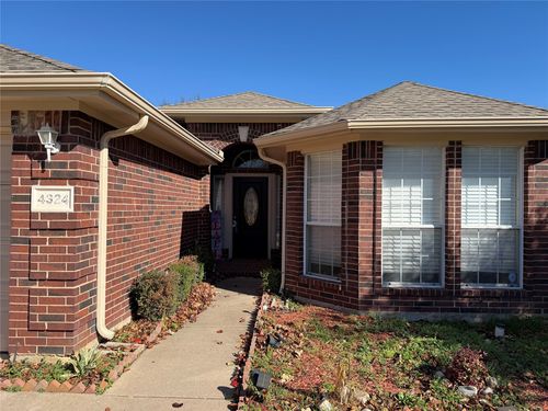 4324 Stone Hollow Way, Euless, TX, 76040-8505 | Card Image