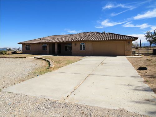 9951 Arrowhead Rd, Phelan, CA, 92371-5507 | Card Image