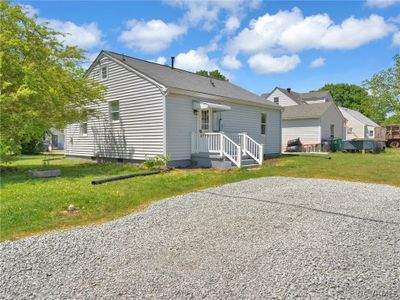 2001 Wakefield Avenue, House other with 2 bedrooms, 1 bathrooms and null parking in Colonial Heights VA | Image 3