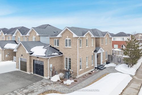 88 Lookout St, Angus, ON, L3W0E6 | Card Image