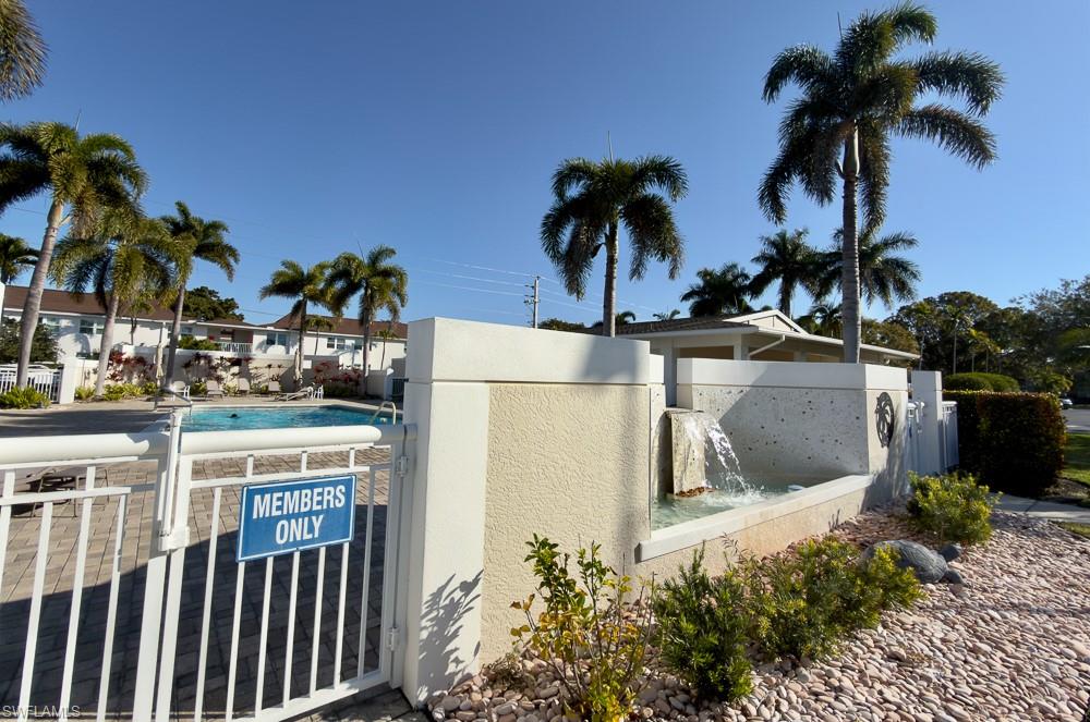 Residential in NAPLES 4