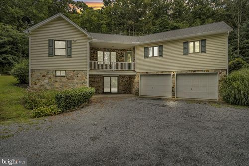 4367 Erly Rd, ELLIOTTSBURG, PA, 17024-9319 | Card Image