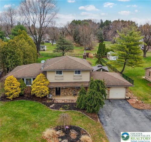 141 Elm Rd, Allentown, PA, 18104-9577 | Card Image