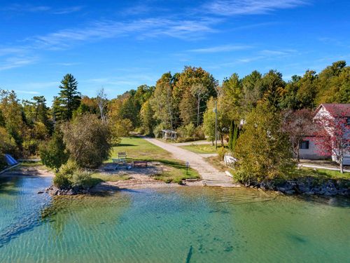 7646 Timberline Rd, Williamsburg, MI, 49690-9760 | Card Image