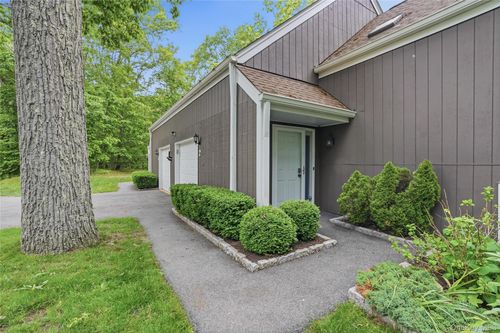 2 Timberland Pass, Chappaqua, NY, 10514-3704 | Card Image