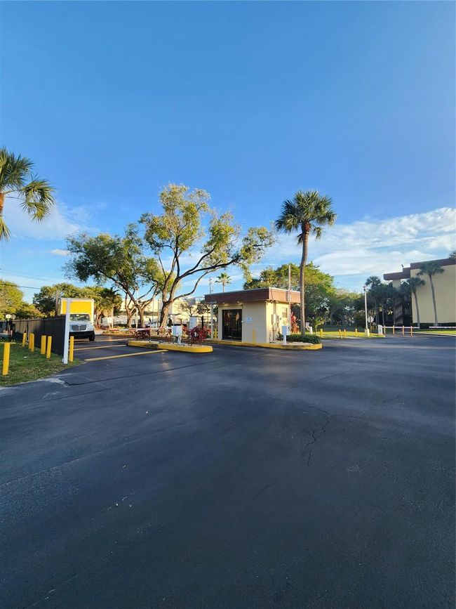 APT-211 - 3341 Nw 47 Th Ter, Condo with 1 bedrooms, 2 bathrooms and null parking in Lauderdale Lakes FL | Image 46