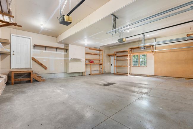 Garage | Image 30