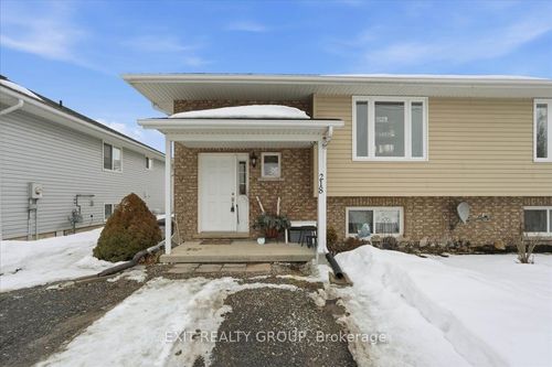 218 Brant St, Deseronto, ON, K0K1X0 | Card Image