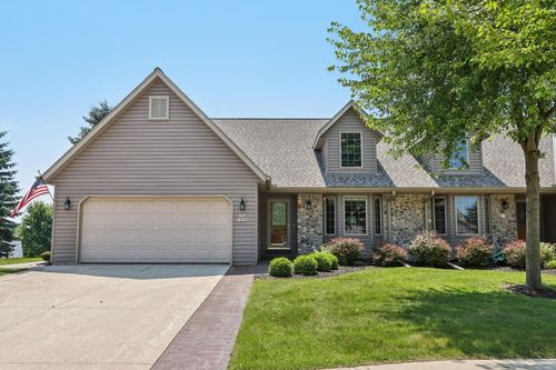 W203N16184 Pin Oak Circle, Jackson, WI, 53037 | Card Image