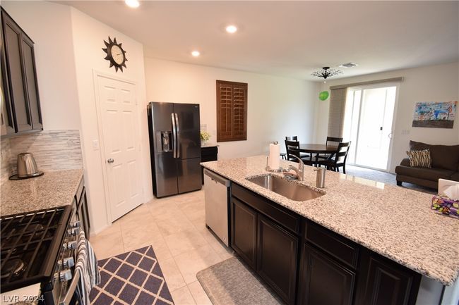 8761 Rio Andir Ave, House other with 4 bedrooms, 3 bathrooms and null parking in Las Vegas NV | Image 11