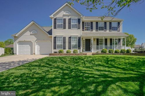 8 Melville Dr, Medford, NJ, 08055-3944 | Card Image