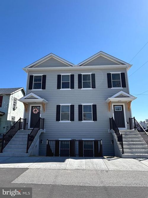 100-111 W. North Street, CHARLES TOWN, WV, 25414 | Card Image