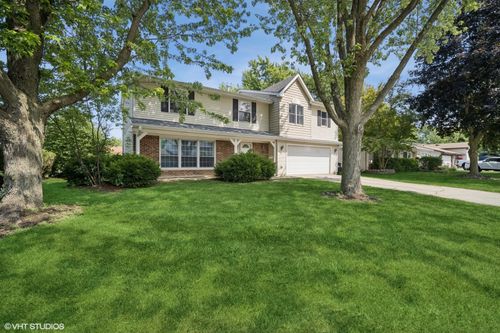 370 Hobble Bush Dr, Lake Zurich, IL, 60047-2740 | Card Image