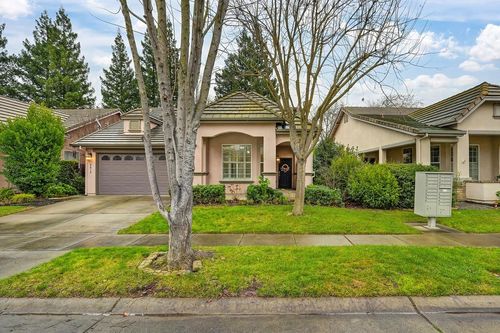 2512 Arbury Street, Sacramento, CA, 95833 | Card Image