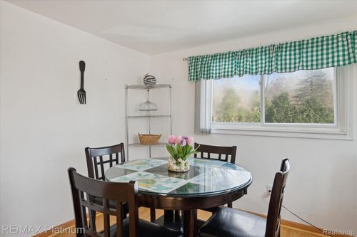 11549 Riverbank Ln, Pinckney, MI, 48169-9098 | Card Image