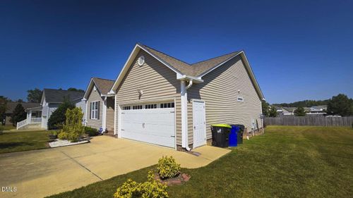 105 Belle Meade Ct, Benson, NC, 27504-9268 | Card Image