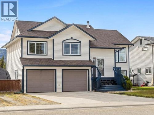 177 Falcon Dr, House with 4 bedrooms, 3 bathrooms and null parking in Whitehorse YT | Card Image