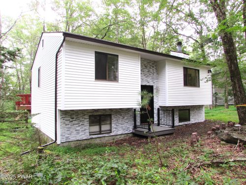 109 Rodeo Ln, Lords Valley, PA, 18428 | Card Image