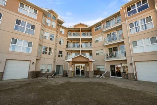 204-4623 65 St, Camrose, AB, T4V4R3 | Card Image