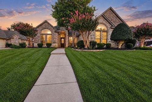 9116 Edgemont Dr, North Richland Hills, TX, 76182-8650 | Card Image
