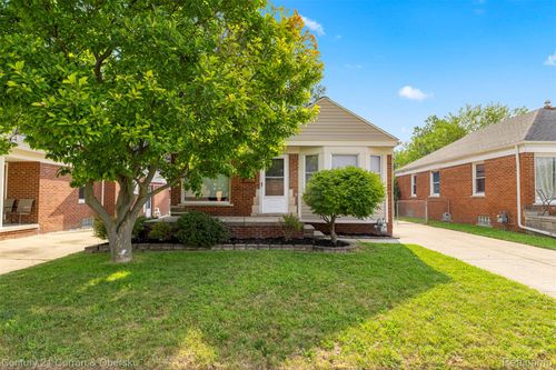 9299 Becker Ave, Allen Park, MI, 48101-1563 | Card Image